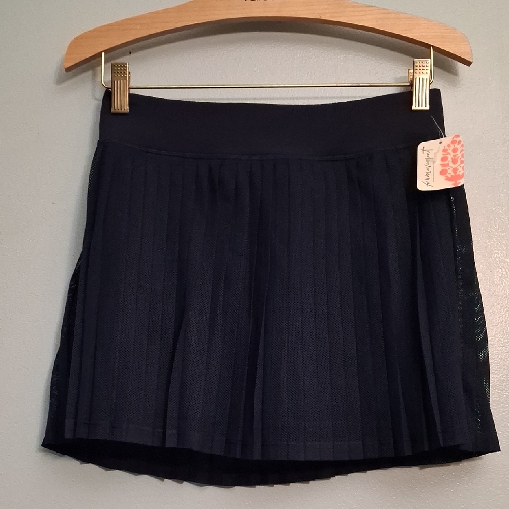 Freepeople Movement size M/L women's navy tennis,pickleball pleated mesh skort.